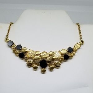 Sarah Coventry golden necklace